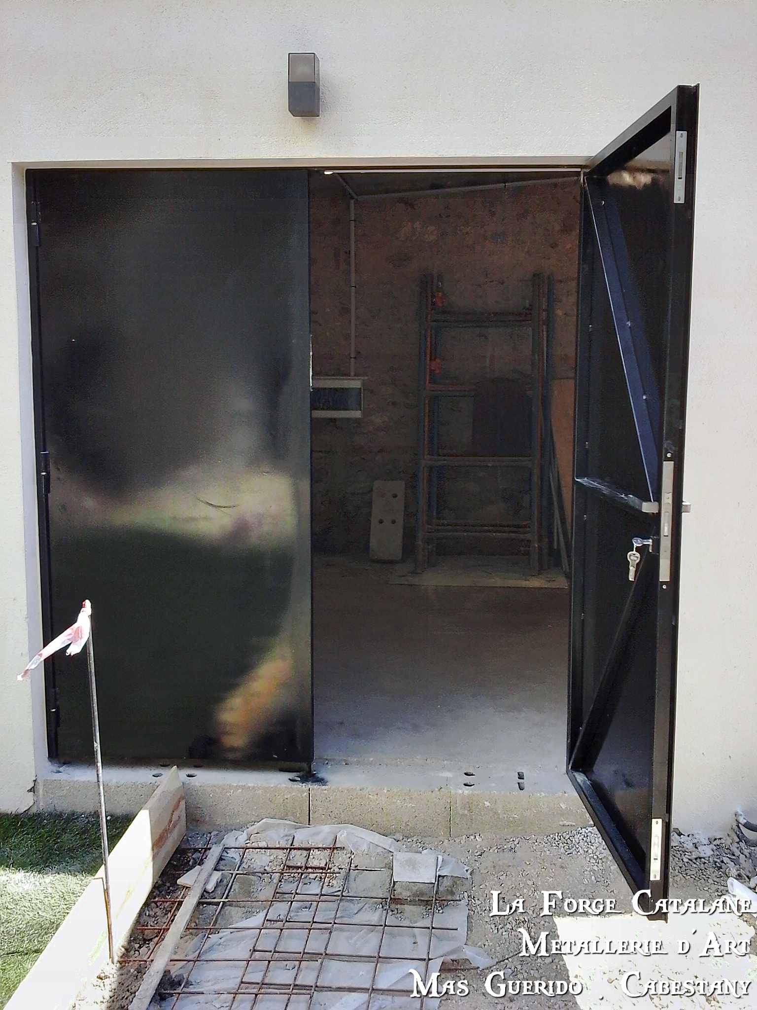 porte tolee 1 face avec renfort interieur forge catalane 2.jpg